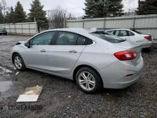 2017 Chevrolet Cruze LT z VIN 1G1BE5SM9H7145704, wystawiony jako Copart lot #73394972 z przebiegiem 56 787 mil mil oraz . Historia ofert i sprzedaży dostępna na DreamBid. Obrazek 2.