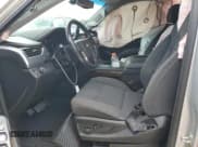 ✅ 2019 Chevrolet Tahoe LS • VIN: 1GNSCAKC1KR203904 • Lot: 61243435. Wystawiony na Copart z przebiegiem Nie podano. Bezpłatny archiwum sprzedaży aukcyjnych z USA i szczegółowy raport historii pojazdu na DreamBid. Zdjęcie 7.