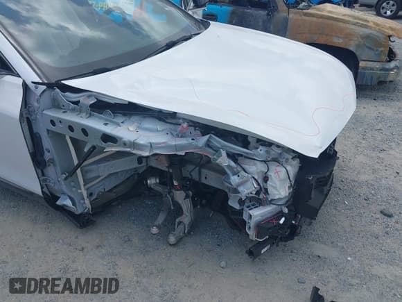 ✅ 2024 Cadillac LYRIQ Sport • VIN: 1GYKPTRL7RZ138107 • Lot: 42605521. Listed on IAAI with 13,775 mi. Free auction sales archive from the USA and detailed vehicle history report at DreamBid. Image 6.