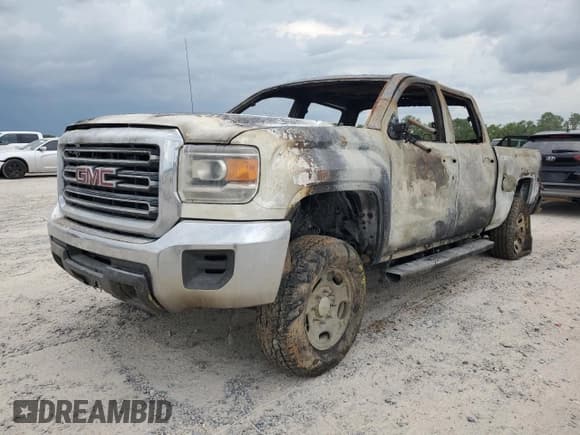 ✅ 2018 GMC Sierra 2500HD • VIN: 1GT12REG3JF222944 • Lot: 67135784. Wystawiony na Copart z przebiegiem Nie podano. Bezpłatny archiwum sprzedaży aukcyjnych z USA i szczegółowy raport historii pojazdu na DreamBid. Zdjęcie 1.
