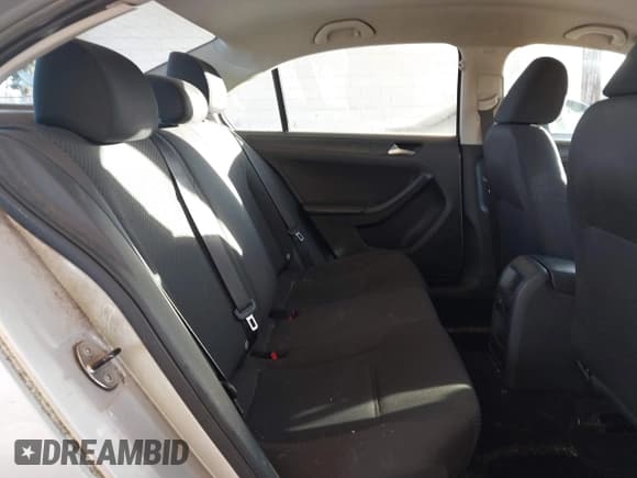 ✅ 2014 Volkswagen Jetta • VIN: 3VW1K7AJ7EM426719 • Lot: 41473658. Wystawiony na IAAI z przebiegiem 142 373 mil. Bezpłatny archiwum sprzedaży aukcyjnych z USA i szczegółowy raport historii pojazdu na DreamBid. Zdjęcie 8.