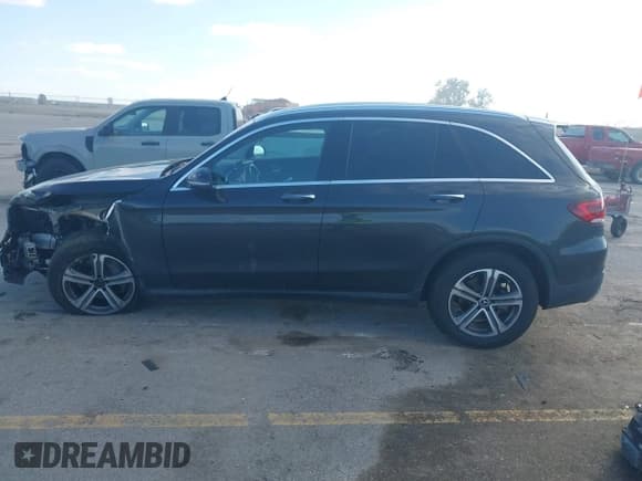 ✅ 2020 Mercedes-Benz GLC 300 • VIN: WDC0G8EB2LF705947 • Лот: 43405932. Опубликован ранее на IAAI с пробегом 52 230 миль. Бесплатный доступ к архиву аукционных продаж из США и подробный отчёт об истории автомобиля на DreamBid. Изображение 14.