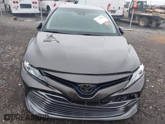 ✅ 2018 Toyota Camry LE • VIN: 4T1B11HK3JU021481 • Лот: 43082624. Опубликован ранее на IAAI с пробегом 46 951 миль. Бесплатный доступ к архиву аукционных продаж из США и подробный отчёт об истории автомобиля на DreamBid. Изображение 6.