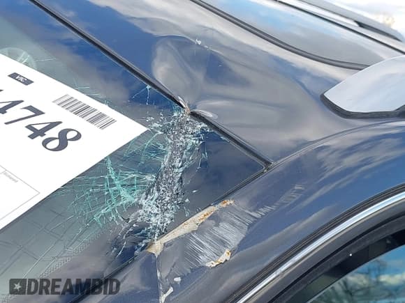 ✅ 2014 Jeep Cherokee Latitude • VIN: 1C4PJMCB5EW151324 • Lot: 43514748. Wystawiony na IAAI z przebiegiem 108 169 mil. Bezpłatny archiwum sprzedaży aukcyjnych z USA i szczegółowy raport historii pojazdu na DreamBid. Zdjęcie 18.