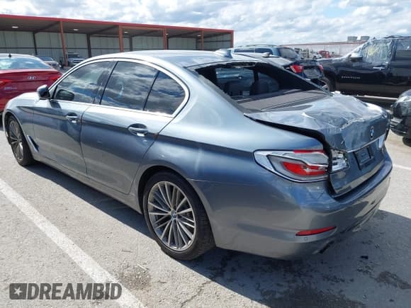 ✅ 2019 BMW 5 Series 530i xDrive • VIN: WBAJA7C51KWW12626 • Lot: 42335449. Listed on IAAI with 71,798 mi. Free auction sales archive from the USA and detailed vehicle history report at DreamBid. Image 3.