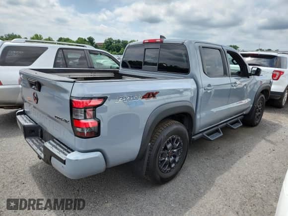 2022 Nissan Frontier Pro-4X z VIN 1N6ED1EK6NN644569, wystawiony jako Copart lot #63808555 z przebiegiem 105 267 mil mil oraz Szkoda całkowita • Salvage title. Historia ofert i sprzedaży dostępna na DreamBid. Obrazek 3.