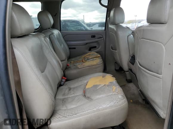 ✅ 2004 Chevrolet Suburban LT • VIN: 3GNEC16T94G149696 • Лот: 48509425. Опубликован ранее на Copart с пробегом 238 666 миль. Бесплатный доступ к архиву аукционных продаж из США и подробный отчёт об истории автомобиля на DreamBid. Изображение 11.