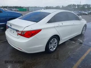 ✅ 2011 Hyundai Sonata GLS • VIN: 5NPEB4AC4BH093479 • Lot: 43359675. Wystawiony na IAAI z przebiegiem 186 235 mil. Bezpłatny archiwum sprzedaży aukcyjnych z USA i szczegółowy raport historii pojazdu na DreamBid. Zdjęcie 4.