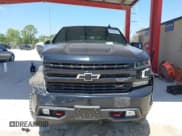 ✅ 2021 Chevrolet Silverado 1500 LT Trail Boss • VIN: 3GCPYFEL8MG302487 • Lot: 42066570. Wystawiony na IAAI z przebiegiem 20 038 mil. Bezpłatny archiwum sprzedaży aukcyjnych z USA i szczegółowy raport historii pojazdu na DreamBid. Zdjęcie 12.