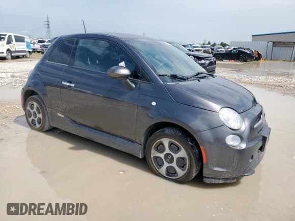 ✅ 2017 FIAT 500e • VIN: 3C3CFFGE2HT575834 • Lot: 59635625. Listed on Copart with 41,405 mi. Free auction sales archive from the USA and detailed vehicle history report at DreamBid. Image 4.