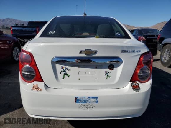 2015 Chevrolet Sonic LT z VIN 1G1JC5SH0F4124310, wystawiony jako Copart lot #82663585 z przebiegiem 149 530 mil mil oraz Szkoda całkowita • Salvage title. Historia ofert i sprzedaży dostępna na DreamBid. Obrazek 6.