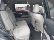 ✅ 2017 Toyota Highlander LE • VIN: 5TDZZRFH1HS222330 • Lot: 41933841. Wystawiony na IAAI z przebiegiem 150 459 mil. Bezpłatny archiwum sprzedaży aukcyjnych z USA i szczegółowy raport historii pojazdu na DreamBid. Zdjęcie 8.