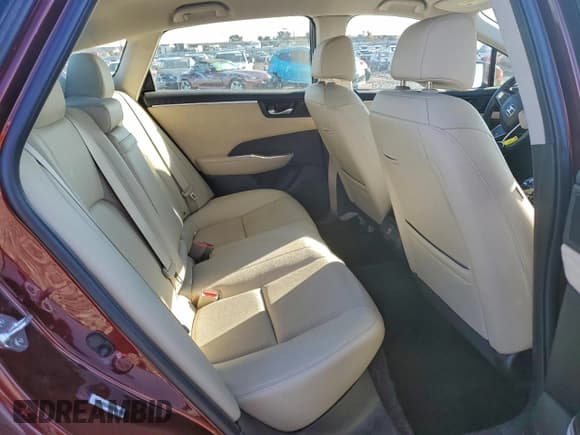 ✅ 2018 Honda Clarity Touring • VIN: JHMZC5F36JC014237 • Lot: 95171555. Wystawiony na Copart z przebiegiem 73 035 mil. Bezpłatny archiwum sprzedaży aukcyjnych z USA i szczegółowy raport historii pojazdu na DreamBid. Zdjęcie 10.