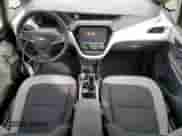 2020 Chevrolet Bolt EV LT z VIN 1G1FY6S08L4113414, wystawiony jako Copart lot #45658174 z przebiegiem 62 466 mil mil oraz . Historia ofert i sprzedaży dostępna na DreamBid. Obrazek 8.