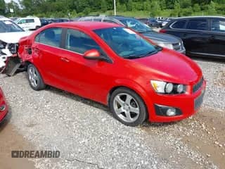2013 Chevrolet Sonic LTZ с VIN 1G1JE5SB7D4194549, выставлен на аукционе IAAI как лот 42171312 с пробегом 136 994 миль миль и . История ставок и продаж доступна на DreamBid. Изображение 1.
