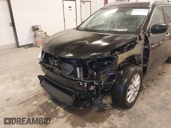 ✅ 2018 Nissan Rogue SL • VIN: 5N1AT2MV8JC809111 • Lot: 43380743. Listed on IAAI with 43,906 mi. Free auction sales archive from the USA and detailed vehicle history report at DreamBid. Image 6.