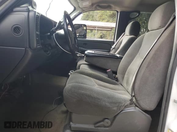 ✅ 2007 Chevrolet Silverado 2500HD LT1 • VIN: 1GCHK23D77F171388 • Лот: 86061895. Опубликован ранее на Copart с пробегом 233 635 миль. Бесплатный доступ к архиву аукционных продаж из США и подробный отчёт об истории автомобиля на DreamBid. Изображение 7.