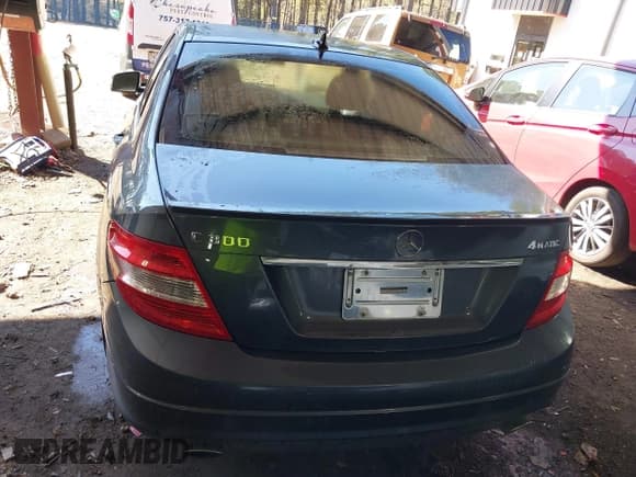 ✅ 2011 Mercedes-Benz C 300 Sport • VIN: WDDGF8BBXBR150132 • Lot: 41889061. Listed on IAAI with 125,232 mi. Free auction sales archive from the USA and detailed vehicle history report at DreamBid. Image 16.
