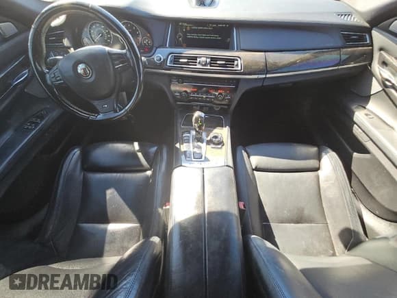 ✅ 2013 BMW 7 Series 750i • VIN: WBAYA8C51DC996576 • Лот: 89716555. Опубликован ранее на Copart с пробегом 135 727 миль. Бесплатный доступ к архиву аукционных продаж из США и подробный отчёт об истории автомобиля на DreamBid. Изображение 8.