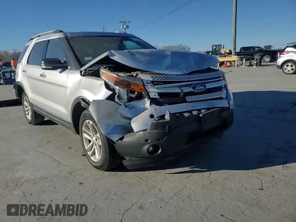 ✅ 2014 Ford Explorer XLT • VIN: 1FM5K8D8XEGB41845 • Lot: 92534635. Wystawiony na Copart z przebiegiem 203 942 mil. Bezpłatny archiwum sprzedaży aukcyjnych z USA i szczegółowy raport historii pojazdu na DreamBid. Zdjęcie 13.