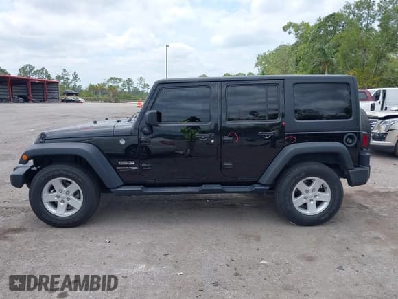 ✅ 2018 Jeep Wrangler Unlimited Sport S • VIN: 1C4HJWDG6JL921181 • Lot: 42096997. Wystawiony na IAAI z przebiegiem 81 061 mil. Bezpłatny archiwum sprzedaży aukcyjnych z USA i szczegółowy raport historii pojazdu na DreamBid. Zdjęcie 14.