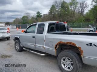 ✅ 2003 Dodge Dakota Sport • VIN: 1D7HG32N13S132871 • Lot: 42059965. Wystawiony na IAAI z przebiegiem 125 408 mil. Bezpłatny archiwum sprzedaży aukcyjnych z USA i szczegółowy raport historii pojazdu na DreamBid. Zdjęcie 6.