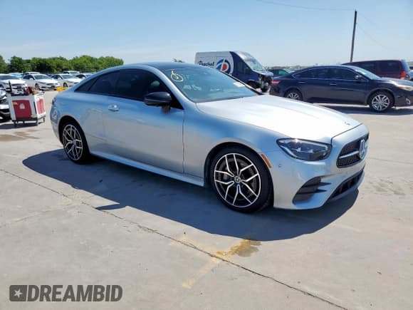 ✅ 2021 Mercedes-Benz E 450 • VIN: W1K1J5JBXMF150897 • Lot: 61184995. Wystawiony na Copart z przebiegiem 114 303 mil. Bezpłatny archiwum sprzedaży aukcyjnych z USA i szczegółowy raport historii pojazdu na DreamBid. Zdjęcie 4.