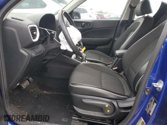 ✅ 2022 Hyundai Venue Limited • VIN: KMHRC8A3XNU186146 • Lot: 87003544. Listed on Copart with 39,317 mi. Free auction sales archive from the USA and detailed vehicle history report at DreamBid. Image 7.