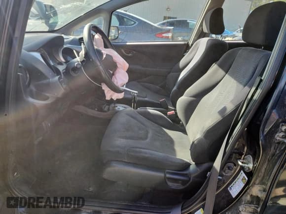 ✅ 2011 Honda Fit Sport • VIN: JHMGE8H51BS008094 • Lot: 92564515. Listed on Copart with 228,319 mi. Free auction sales archive from the USA and detailed vehicle history report at DreamBid. Image 7.