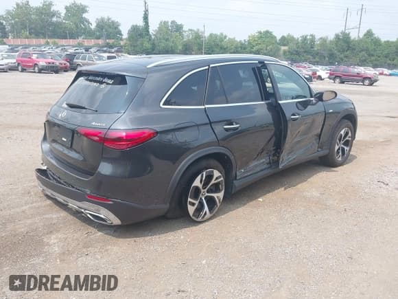 ✅ 2025 Mercedes-Benz GLC 350e • VIN: W1NKM5GB3SF366755 • Lot: 42927066. Wystawiony na IAAI z przebiegiem 4 157 mil. Bezpłatny archiwum sprzedaży aukcyjnych z USA i szczegółowy raport historii pojazdu na DreamBid. Zdjęcie 4.