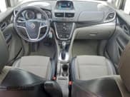 ✅ 2014 Buick Encore • VIN: KL4CJASB0EB782580 • Lot: 93827005. Wystawiony na Copart z przebiegiem 88 855 mil. Bezpłatny archiwum sprzedaży aukcyjnych z USA i szczegółowy raport historii pojazdu na DreamBid. Zdjęcie 8.
