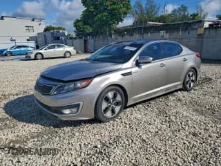 ✅ 2013 Kia Optima EX • VIN: KNAGM4AD5D5038258 • Лот: 94889205. Опубликован ранее на Copart с пробегом 158 117 миль. Бесплатный доступ к архиву аукционных продаж из США и подробный отчёт об истории автомобиля на DreamBid. Изображение 1.