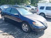 ✅ 2005 Acura RL • VIN: JH4KB16515C014778 • Lot: 42623043. Wystawiony na IAAI z przebiegiem 252 048 mil. Bezpłatny archiwum sprzedaży aukcyjnych z USA i szczegółowy raport historii pojazdu na DreamBid. Zdjęcie 1.