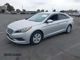 2016 Hyundai Sonata SE с VIN 5NPE24AF8GH388571, выставлен на аукционе IAAI как лот 43326136 с пробегом 127 427 миль миль и . История ставок и продаж доступна на DreamBid. Изображение 2.