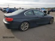 ✅ 2011 BMW 3 Series 328i • VIN: WBAKE5C50BE755134 • Лот: 93724345. Опубликован ранее на Copart с пробегом 142 163 миль. Бесплатный доступ к архиву аукционных продаж из США и подробный отчёт об истории автомобиля на DreamBid. Изображение 3.