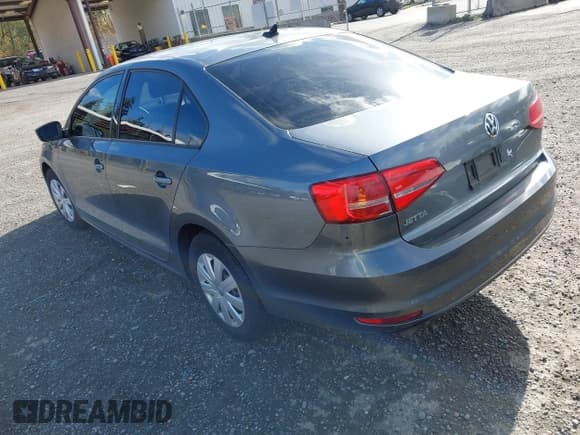 ✅ 2015 Volkswagen Jetta S • VIN: 3VW2K7AJ1FM295762 • Lot: 43493778. Listed on IAAI with 88,105 mi. Free auction sales archive from the USA and detailed vehicle history report at DreamBid. Image 3.