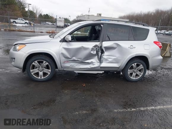 ✅ 2011 Toyota RAV4 Sport • VIN: JTMRF4DV9B5048248 • Lot: 40991849. Listed on IAAI with 97,451 mi. Free auction sales archive from the USA and detailed vehicle history report at DreamBid. Image 14.
