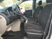 ✅ 2019 Dodge Grand Caravan SE • VIN: 2C4RDGBG5KR737606 • Lot: 82572365. Wystawiony na Copart z przebiegiem 101 461 mil. Bezpłatny archiwum sprzedaży aukcyjnych z USA i szczegółowy raport historii pojazdu na DreamBid. Zdjęcie 7.