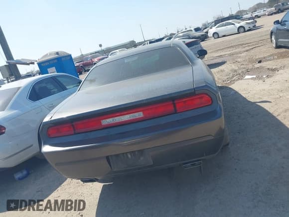 ✅ 2013 Dodge Challenger Rallye Redline • VIN: 2C3CDYAG7DH670128 • Lot: 41588960. Wystawiony na IAAI z przebiegiem 188 945 mil. Bezpłatny archiwum sprzedaży aukcyjnych z USA i szczegółowy raport historii pojazdu na DreamBid. Zdjęcie 16.