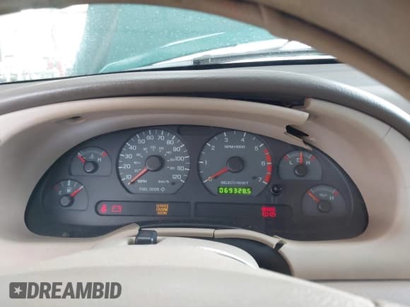 ✅ 2001 Ford Mustang Deluxe • VIN: 1FAFP44441F198354 • Lot: 42433701. Listed on IAAI with 69,328 mi. Free auction sales archive from the USA and detailed vehicle history report at DreamBid. Image 7.