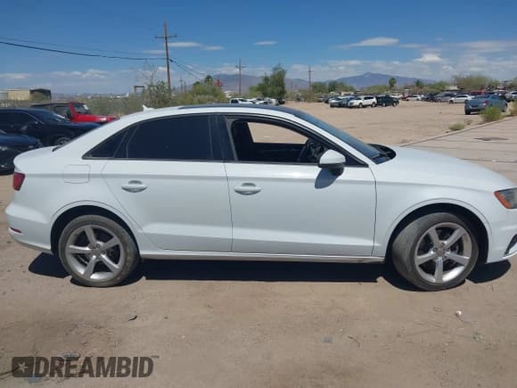 ✅ 2015 Audi A3 Premium • VIN: WAUBFGFFXF1001801 • Lot: 42575023. Listed on IAAI with 173,959 mi. Free auction sales archive from the USA and detailed vehicle history report at DreamBid. Image 13.