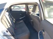 ✅ 2011 Toyota Prius I • VIN: JTDKN3DU9B5300585 • Lot: 43591991. Wystawiony na IAAI z przebiegiem 398 449 mil. Bezpłatny archiwum sprzedaży aukcyjnych z USA i szczegółowy raport historii pojazdu na DreamBid. Zdjęcie 8.