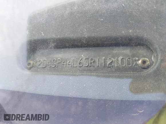 ✅ 2005 Dodge Caravan SXT • VIN: 2D4GP44L65R112100 • Lot: 42954605. Listed on IAAI with 240,848 mi. Free auction sales archive from the USA and detailed vehicle history report at DreamBid. Image 9.