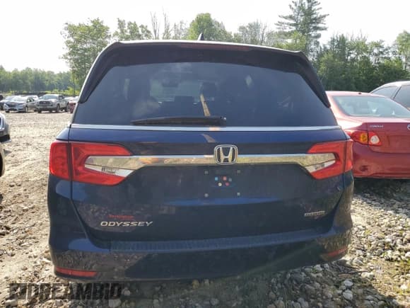 ✅ 2020 Honda Odyssey Touring • VIN: 5FNRL6H86LB003292 • Lot: 61835955. Listed on Copart with 82,219 mi. Free auction sales archive from the USA and detailed vehicle history report at DreamBid. Image 6.