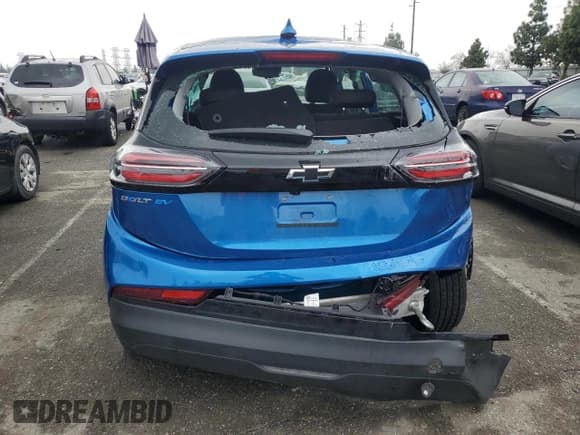 ✅ 2023 Chevrolet Bolt EV 1LT • VIN: 1G1FW6S07P4110824 • Lot: 44857634. Wystawiony na Copart z przebiegiem 23 921 mil. Bezpłatny archiwum sprzedaży aukcyjnych z USA i szczegółowy raport historii pojazdu na DreamBid. Zdjęcie 6.