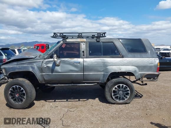 ✅ 1987 Toyota 4Runner Deluxe • VIN: JT4RN62S4H0096110 • Лот: 42071348. Опубликован ранее на IAAI с пробегом 282 741 миль. Бесплатный доступ к архиву аукционных продаж из США и подробный отчёт об истории автомобиля на DreamBid. Изображение 13.