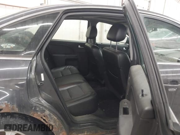 ✅ 2007 Ford Five Hundred Limited • VIN: 1FAFP25157G103750 • Lot: 43903737. Listed on IAAI with 256,656 mi. Free auction sales archive from the USA and detailed vehicle history report at DreamBid. Image 8.