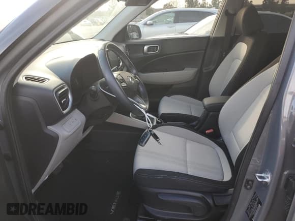 ✅ 2022 Hyundai Venue Limited • VIN: KMHRC8A31NU159028 • Lot: 45525265. Listed on Copart with 17,651 mi. Free auction sales archive from the USA and detailed vehicle history report at DreamBid. Image 7.