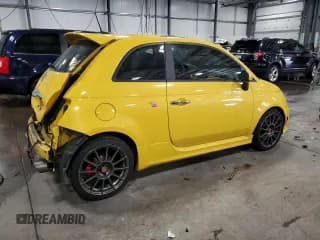 ✅ 2017 FIAT 500 Abarth • VIN: 3C3CFFFH3HT548038 • Lot: 77575204. Wystawiony na Copart z przebiegiem 58 757 mil. Bezpłatny archiwum sprzedaży aukcyjnych z USA i szczegółowy raport historii pojazdu na DreamBid. Zdjęcie 3.