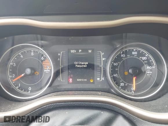 ✅ 2017 Jeep Cherokee Latitude • VIN: 1C4PJLCB3HW577561 • Lot: 43237670. Wystawiony na IAAI z przebiegiem 92 613 mil. Bezpłatny archiwum sprzedaży aukcyjnych z USA i szczegółowy raport historii pojazdu na DreamBid. Zdjęcie 7.